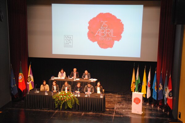 Abertura da Sessão Extraordinária da Assembleia Municipal comemorativa dos 40 anos do 25 de Abril 