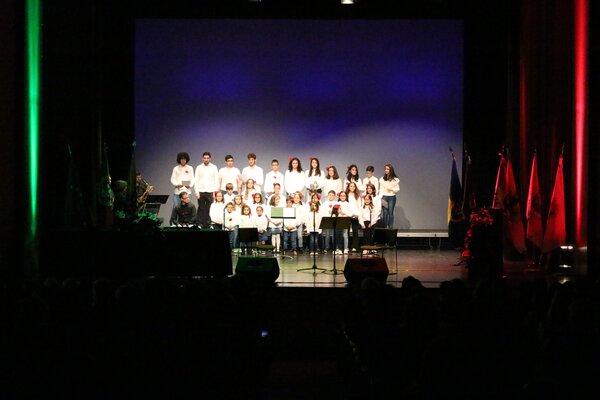 Coro da Academia da Associação Recreativa e Musical Amigos da Branca