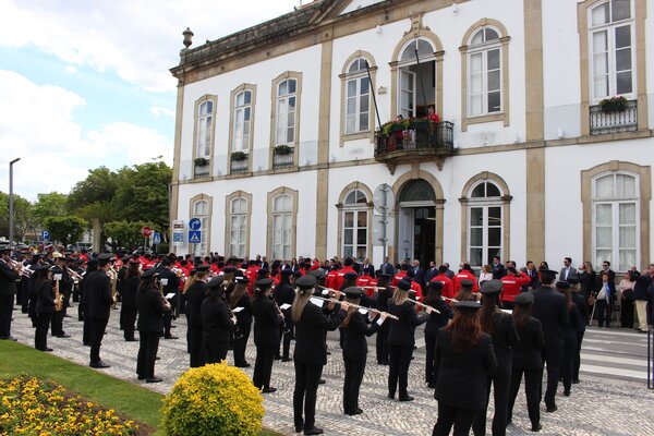 Hastear das bandeiras com Guarda de Honra do Corpo dos Bombeiros Voluntários de Albergaria-a-Velha