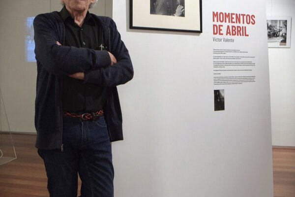 Exposição “Momentos de Abril”, de Vítor Valente