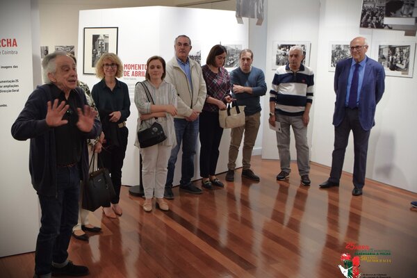 Exposição “Momentos de Abril”, de Vítor Valente
