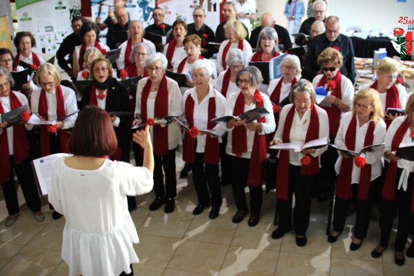 Momento musical com o Coro da Oficina Trauteias e Rodopias do PIM 
