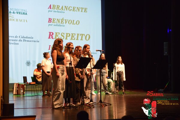 Momento musical “A canção de intervenção”, por alunos da Jobra