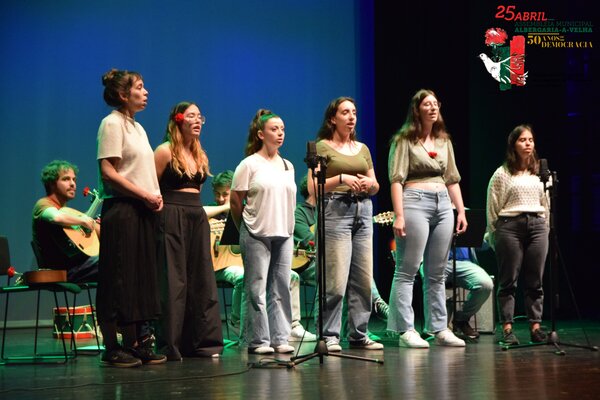 Momento musical “A canção de intervenção”, por alunos da Jobra