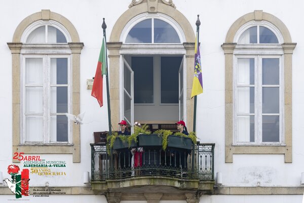 Momento simbólico pela paz – largada de pombas brancas