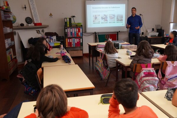 Sensibilização sobre têxteis nas escolas 