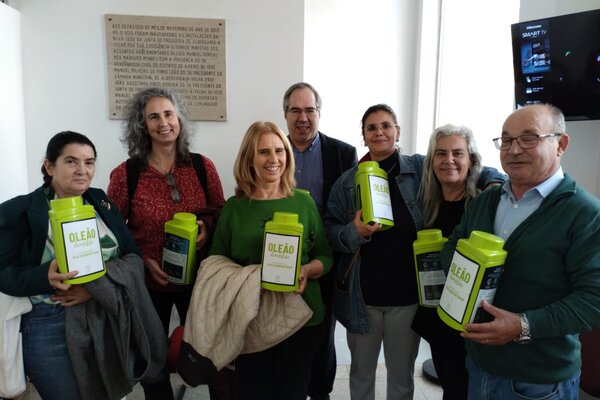 Entrega de mini-oleões 
