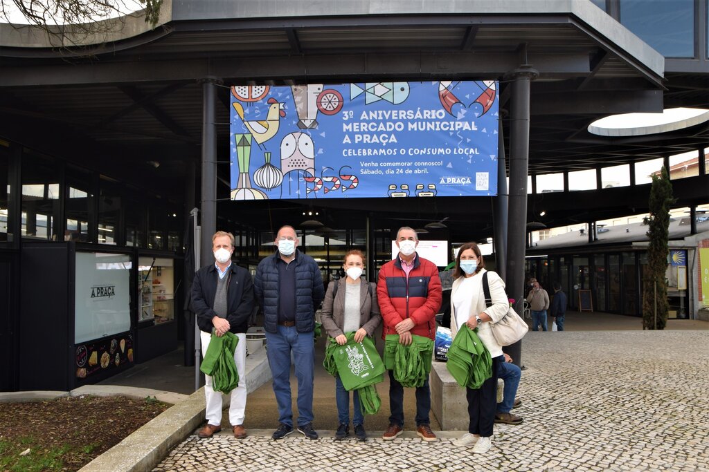 Albergaria-a-Velha promove o consumo local no 3.º aniversário do Mercado Municipal