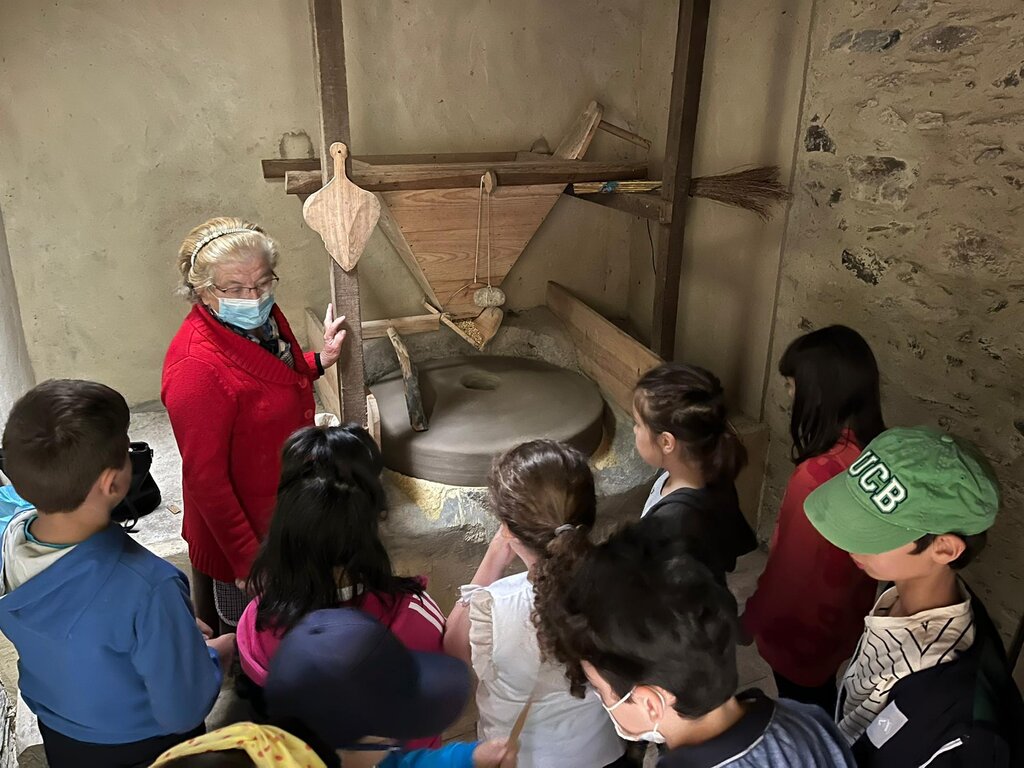 Crianças viveram histórias e tradições no Parque dos Moinhos de Ribeira de Fráguas