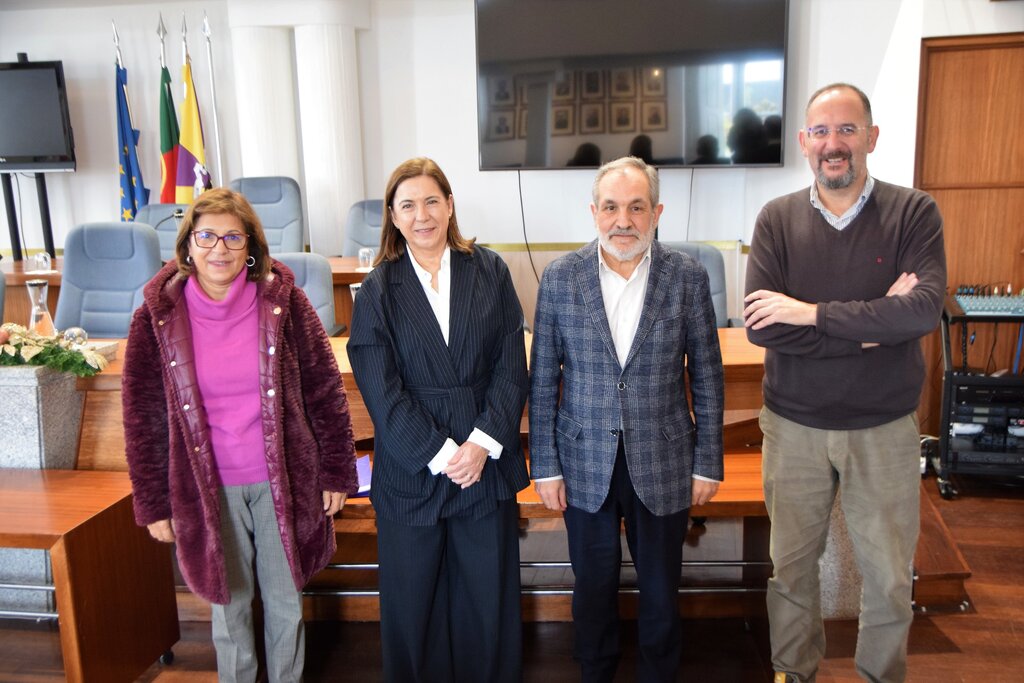 Perto de 100 mil euros para os Agrupamentos de Escolas 