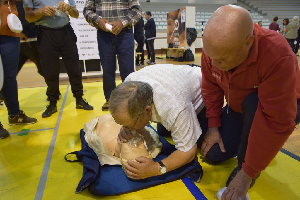 Município promove atividade de “mass training” de Suporte Básico de Vida 