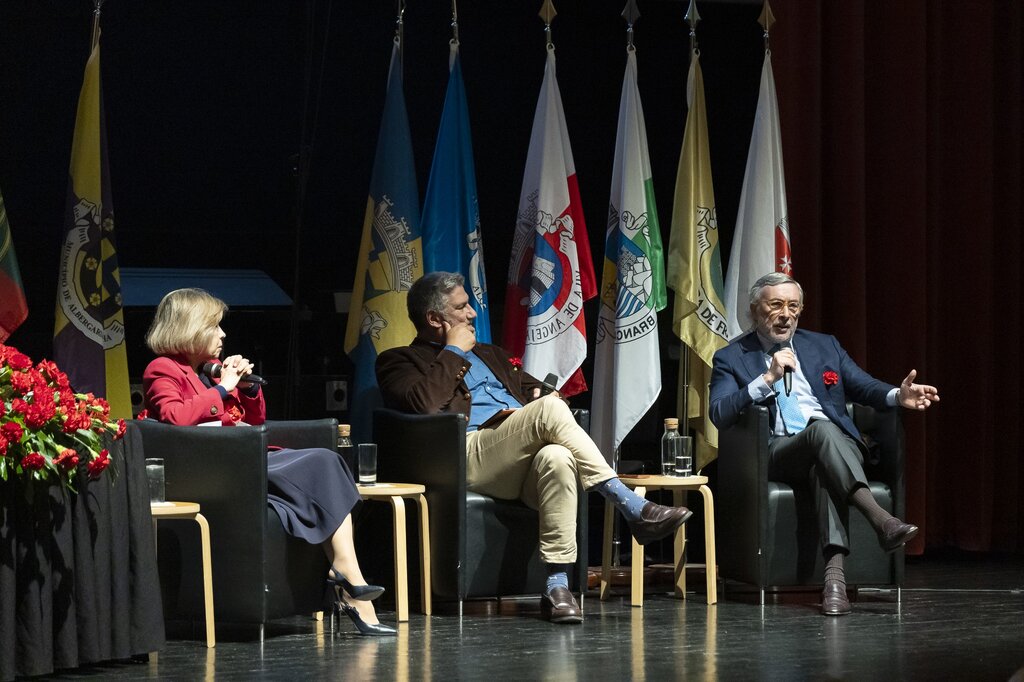 Maria de Belém Roseira e António Lobo Xavier partilharam os seus valores de Abril em cerimónia ev...