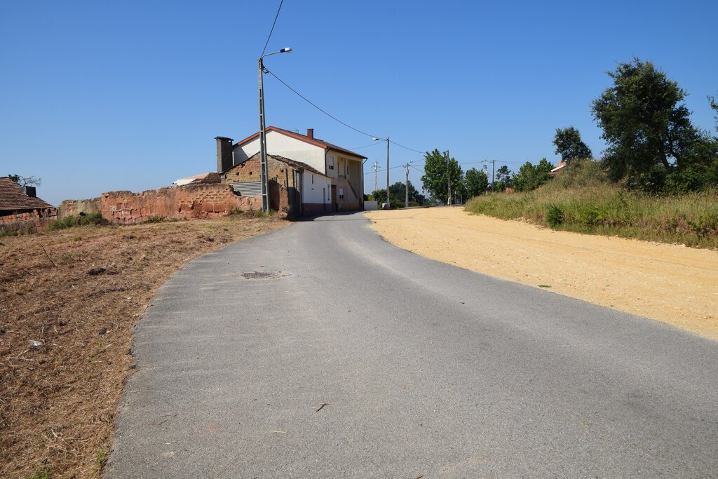 Câmara Municipal investe cerca de 40 mil euros no alargamento de vias em Alquerubim
