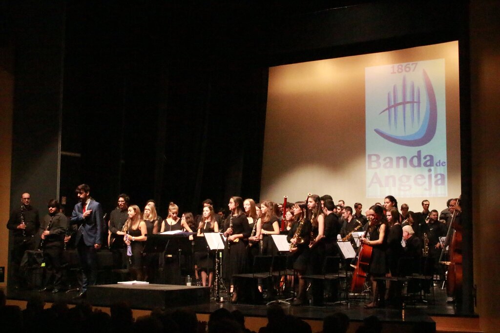 Banda de Angeja envereda pela Ópera no Cineteatro Alba