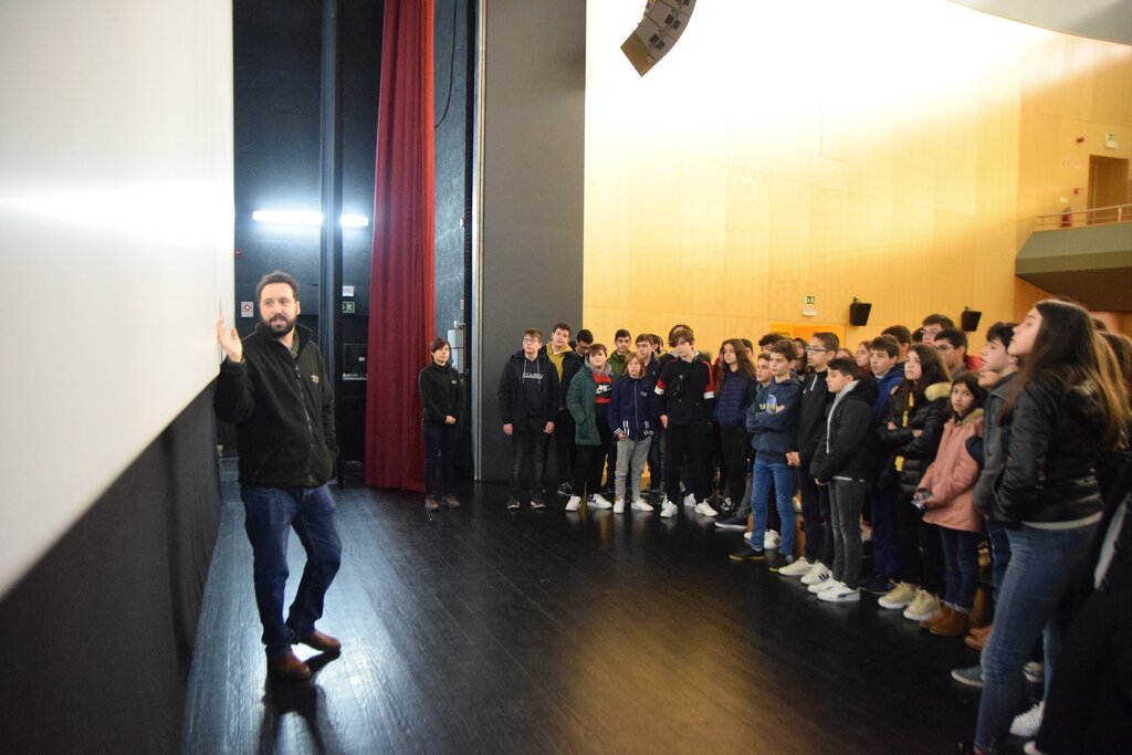 Plano Nacional de Cinema leva estudantes da Branca a descobrirem o Cineteatro Alba